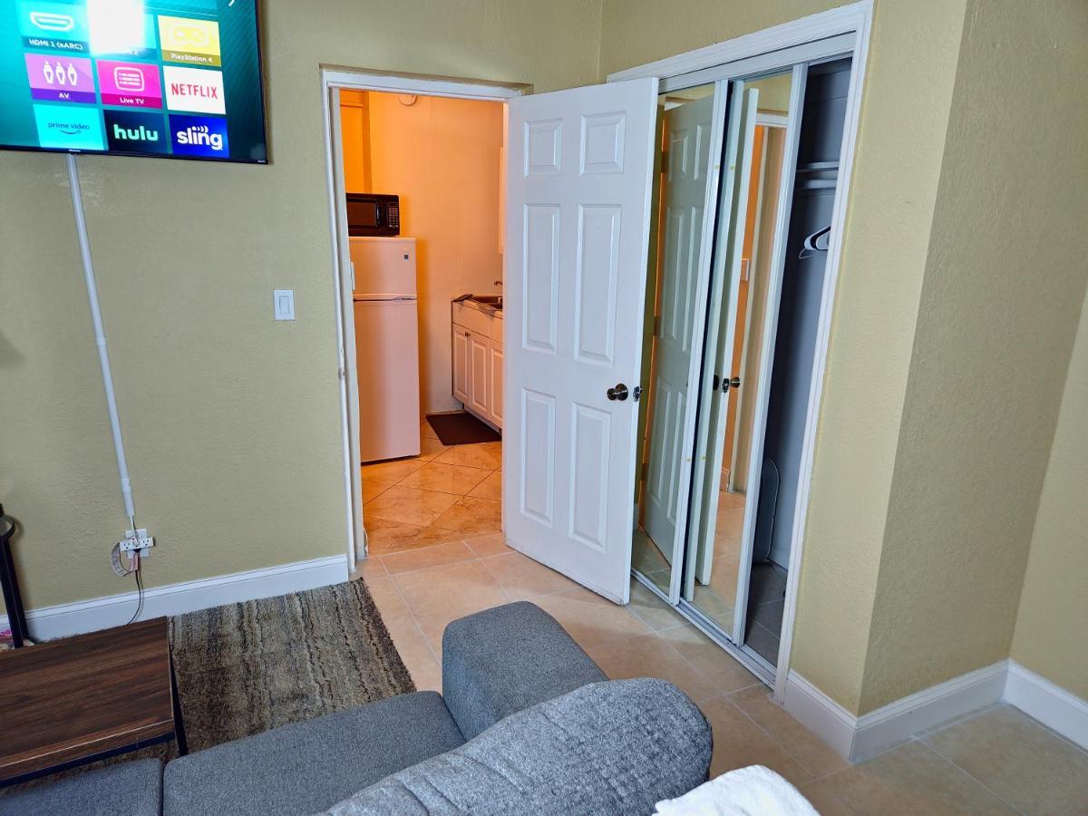 The Vacay Inn Lauderdale Lakes Buitenkant foto